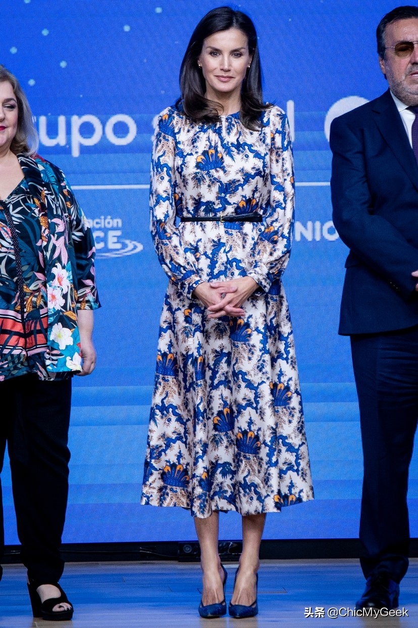 西班牙王后的时尚衣品,西班牙王后素雅连衣裙