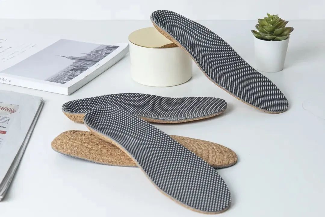 穿鞋鞋垫防脚臭,脚臭克星鞋子