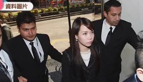 刘銮雄与吕丽君甘比同行,刘銮雄吕丽君逛街港媒