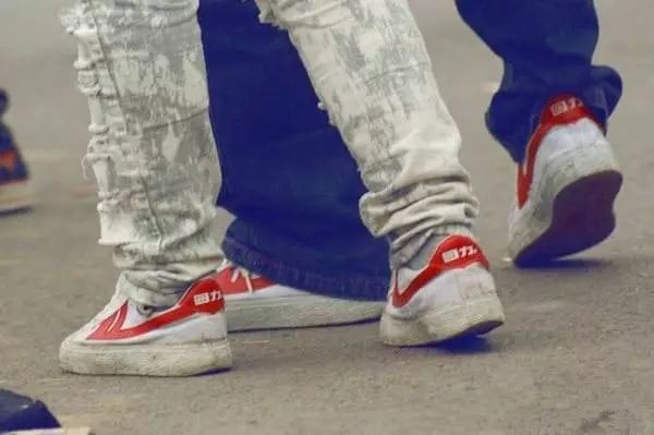 泪目年轻人,泪目的年轻人