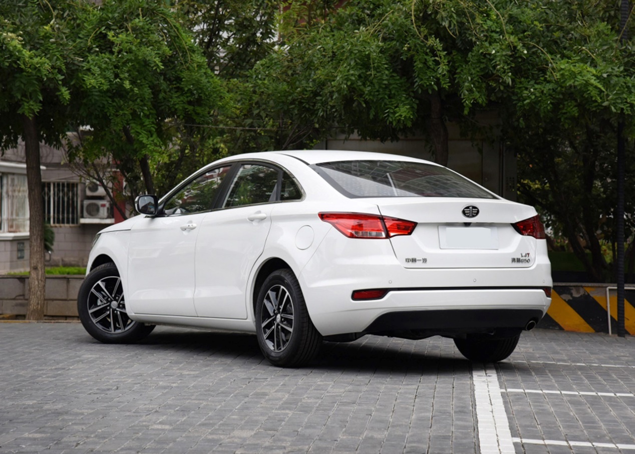 11款奔腾b50内饰图片,10年奔腾b50内饰翻新门板