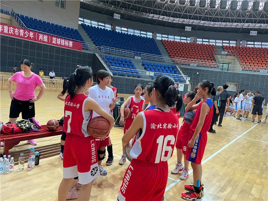 重庆市渝北区小学2024年足球联赛,恭喜实验小学获得足球比赛冠军