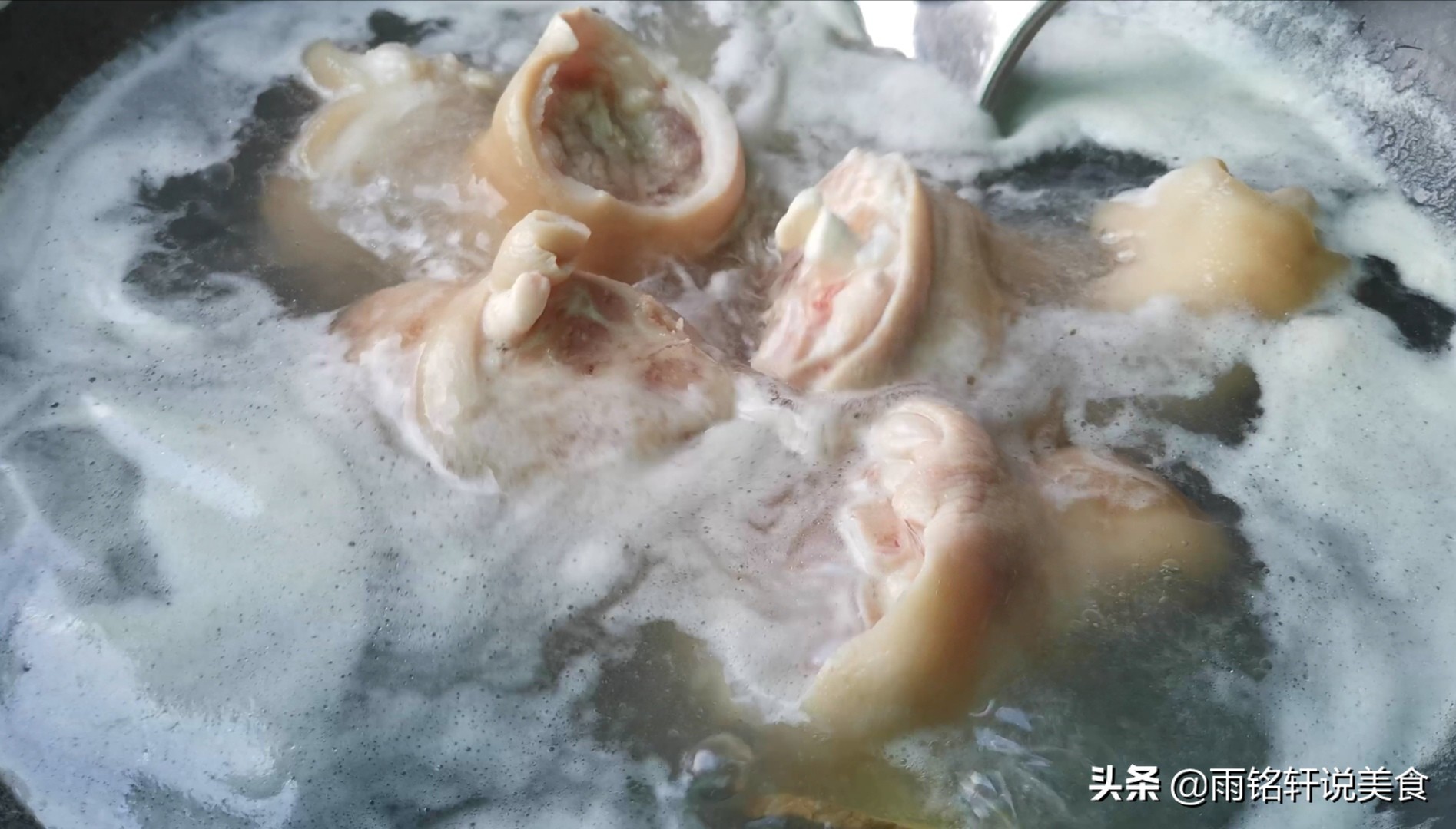 墨鱼干炖猪蹄做法,福建墨鱼干炖猪脚的家常做法