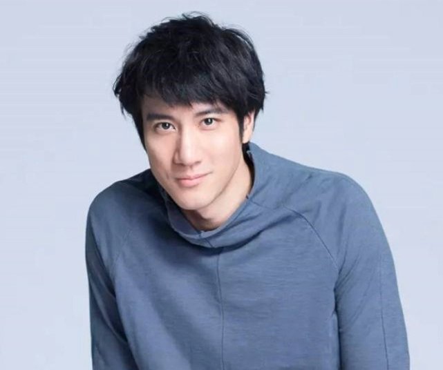 吴亦凡刘亦菲等外籍艺人是否要向外国交税？海外华人发布专业分析