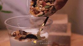 不限量的千层蛋糕全城狂送，挑战岳阳本土烘焙霸权的小苹果来啦