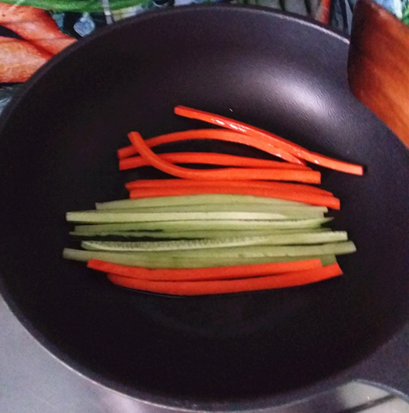 紫菜包饭的做法韩剧,韩剧里面吃紫菜包饭