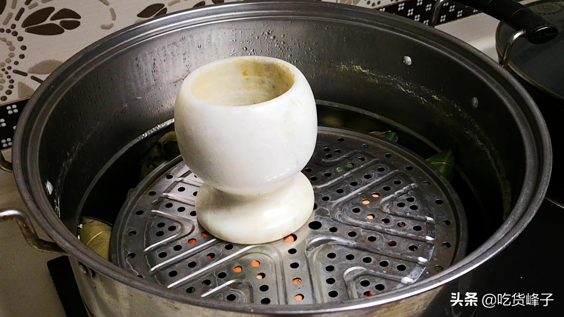 怎样煮粽子好吃粽子要煮多长时间,熟的粽子怎么煮才正确