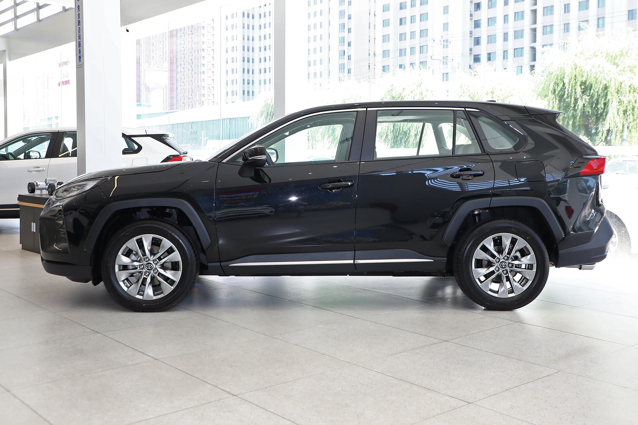 30万2.0t四驱车长4.6米合资suv,合资品牌配置丰富买这款suv准没错