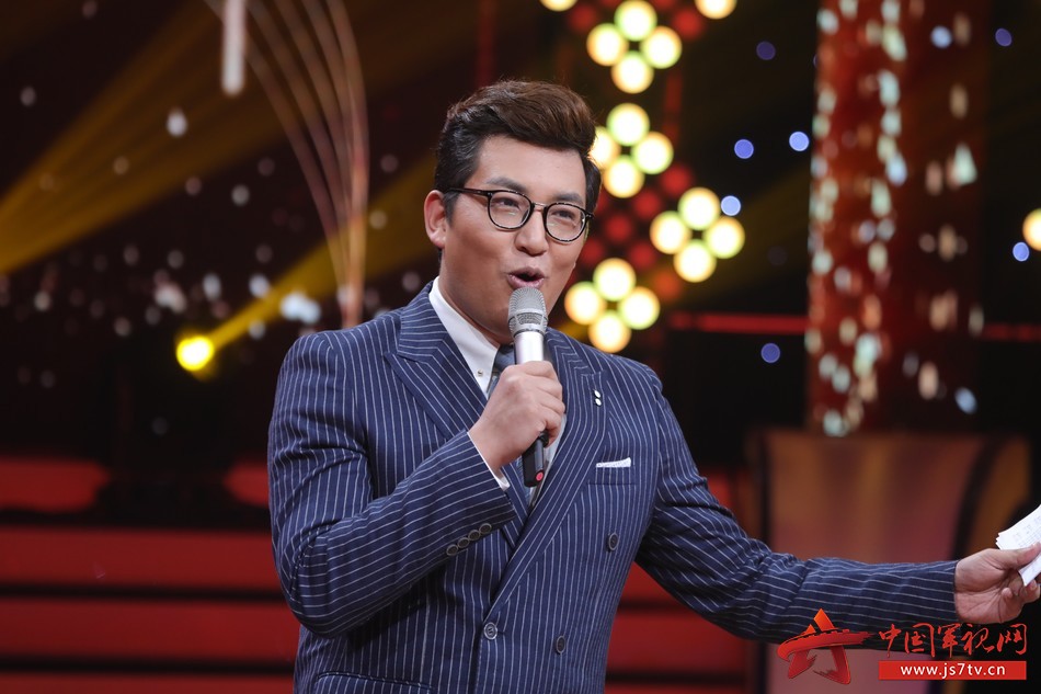 唱响军歌并讲述军歌背后的故事,讲述军歌背后的故事