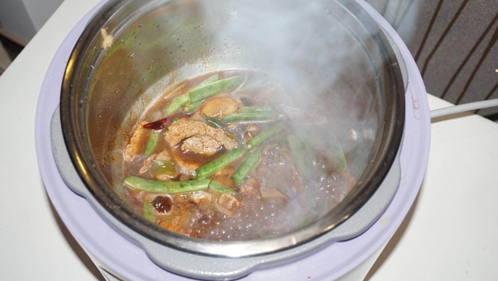 一锅两用双胆,一锅多用多功能的压力煲