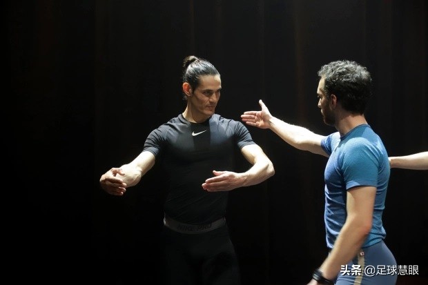 贝尔喜欢打高尔夫,贝尔为什么喜欢高尔夫球