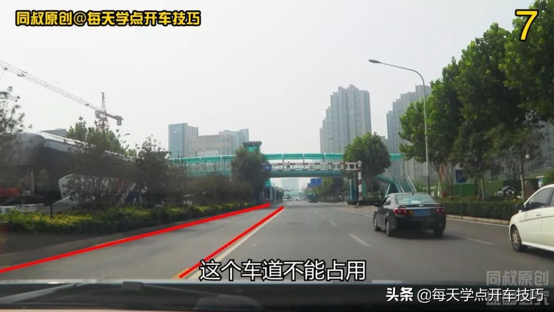 右转专用道走过了直行怎么办,十字路口右转专用道该怎么右转