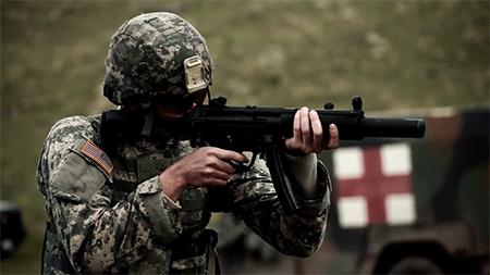 mp5冲锋枪能打死大型动物吗,反恐利器mp5弹鼓式冲锋枪