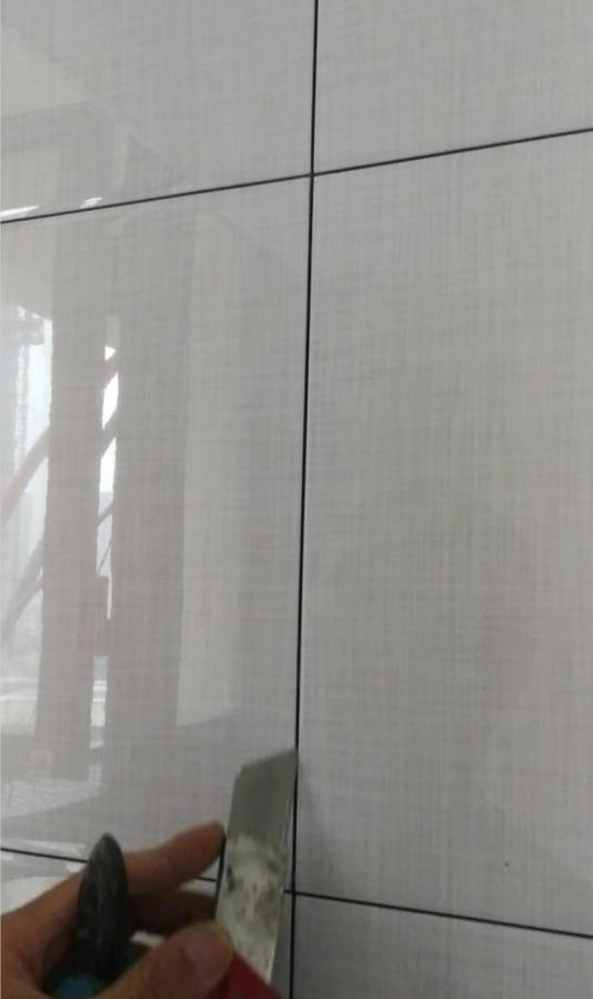 美缝把瓷砖崩瓷了常见吗,瓷砖做美缝时出现崩瓷怎么补救