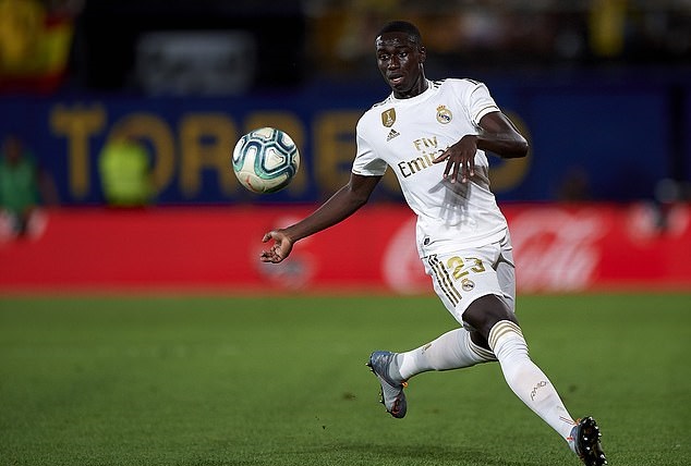 欧洲五大联赛身价最高左后卫,欧洲媒体评选足坛历史最佳左后卫