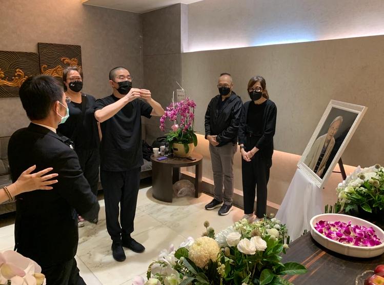 房祖名谈林凤娇哭,房祖名绿色衣服