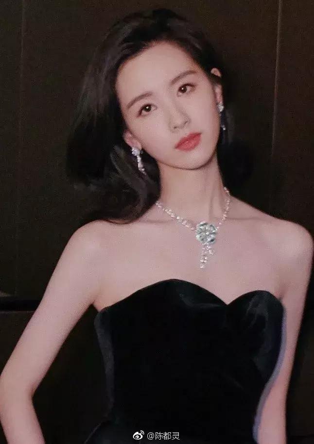 狐狸系穿搭,狐狸系女生适合的穿衣风格