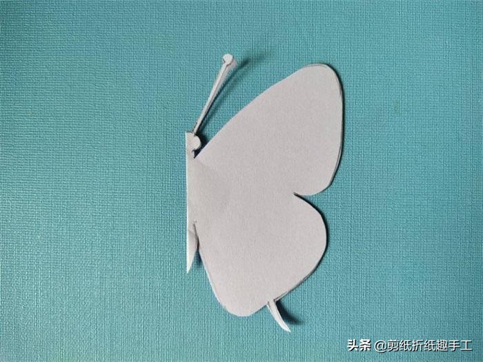 剪纸蝴蝶四只连在一起教程简单,小学生三年级蝴蝶剪纸怎么剪