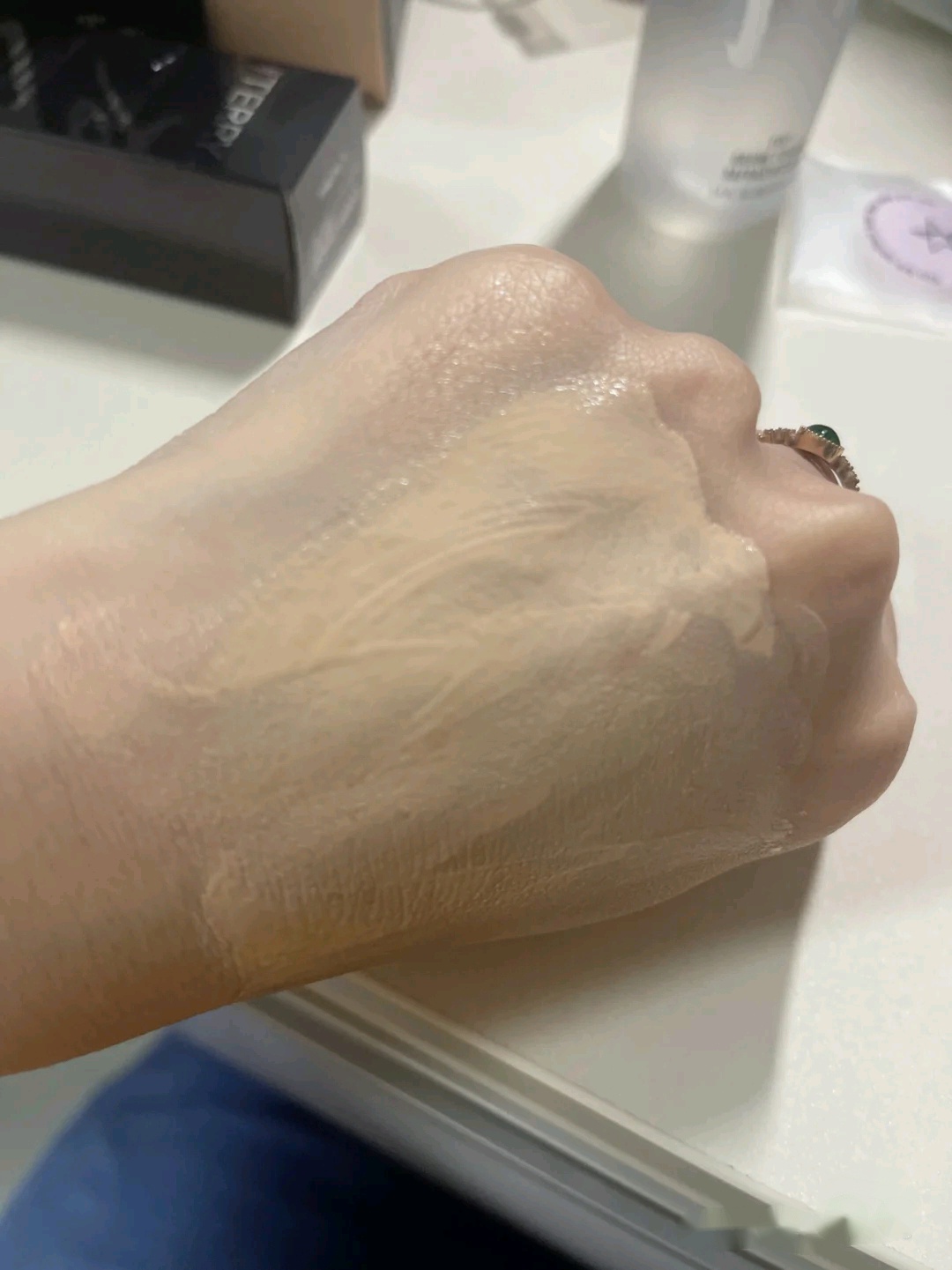 dw跟兰蔻粉底液哪个适合油皮,双十一好用平价粉底液