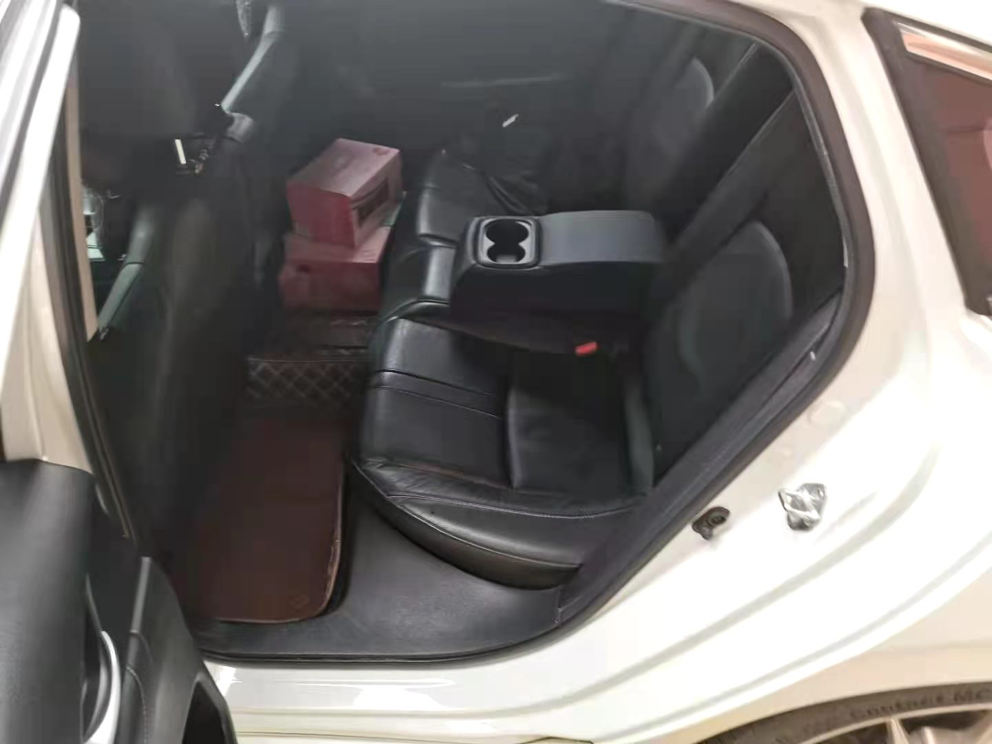 思域十代两厢与三厢的区别,十代两厢思域好还是三厢好