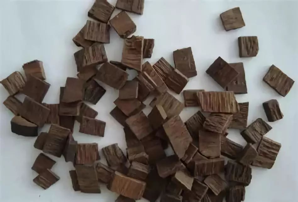 葡萄酒进了橡木桶，就像女人进了美容院