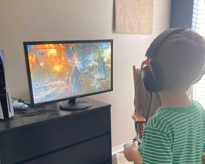 来上海，拜“南无五彩大炮福利蛋菩萨”｜从零开始的次元周刊