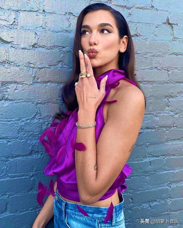 格莱美经典现场侃爷蕾哈娜,侃爷蕾哈娜diamonds