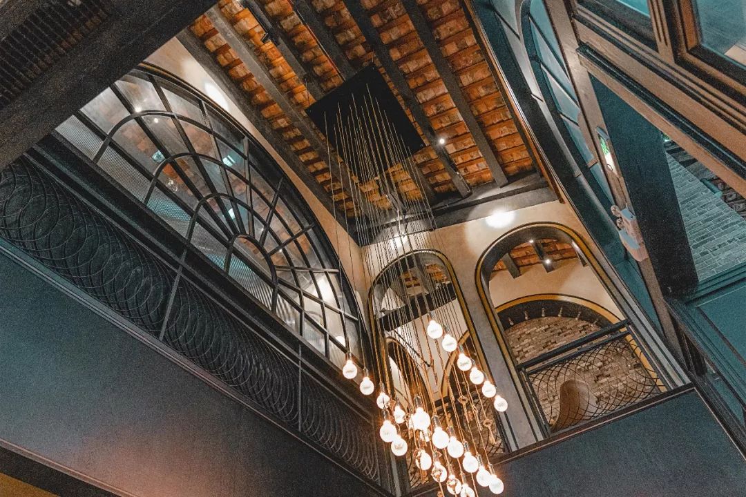 召唤佛山大胃王！足足八层高XXXXXL号大力水手汉堡，全部吃完免单