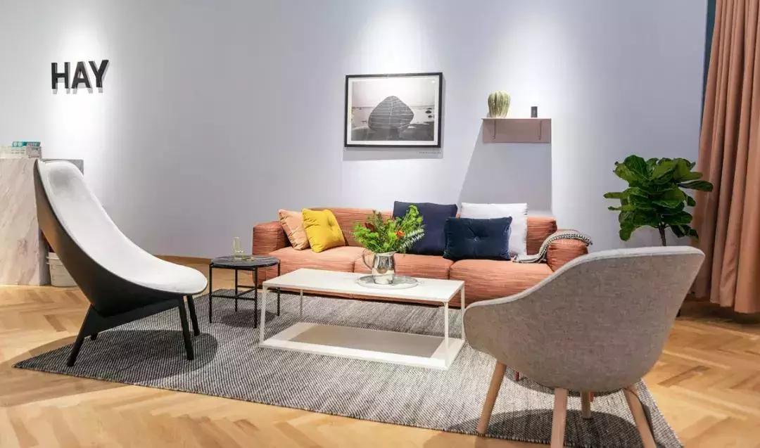 HAY,也许你根本不要那么多,一个微笑的弧线就够了