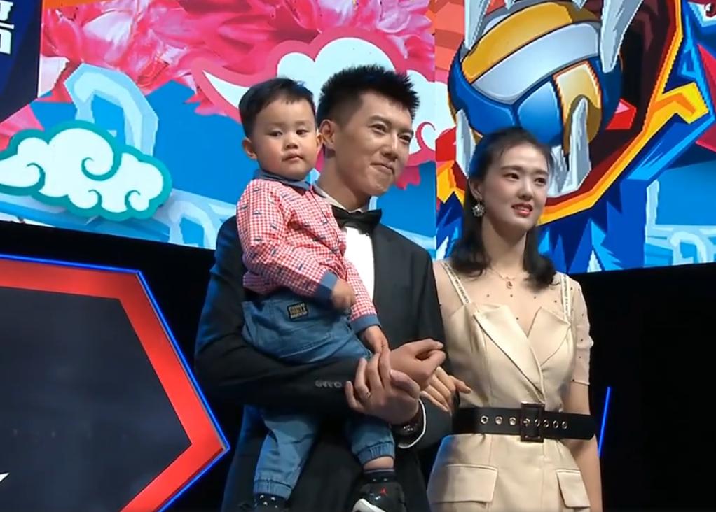 张常宁与张晨是同父异母吗,张常宁和哥哥是同父异母