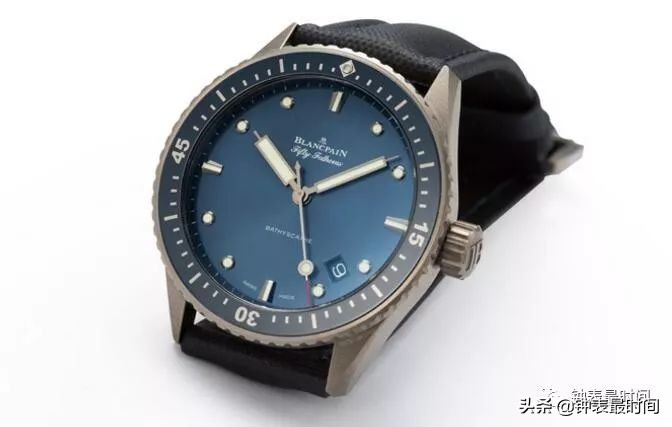 现在手表流行表盘,现在手表流行大还是小