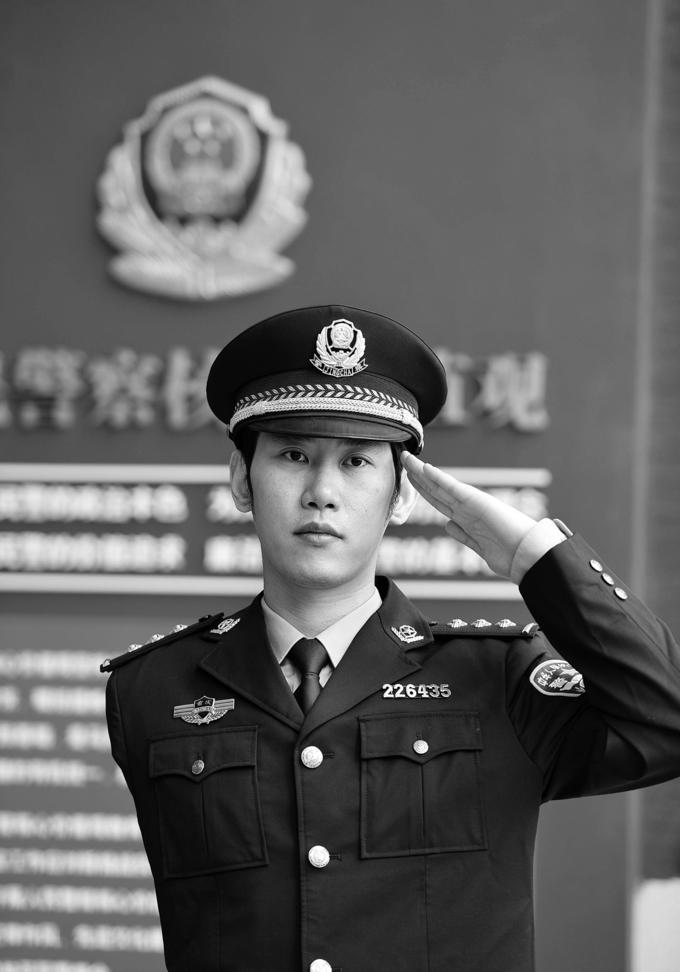 【公安心向*党**护航新征程】警界“保尔”陈冰：用单臂续写忠诚担当