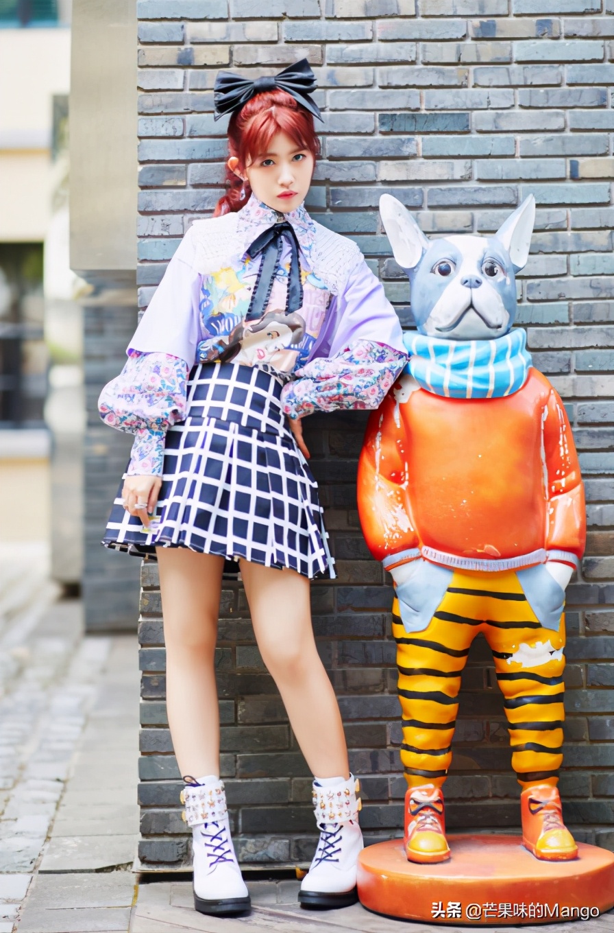 一对蝴蝶结发饰戴法女童,古风蝴蝶结发饰教程戴法幼儿