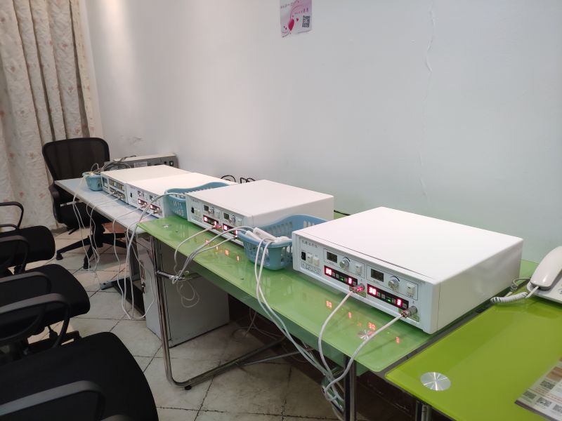 乳腺癌前期乳房结节症状,简述乳腺癌时乳房的表现