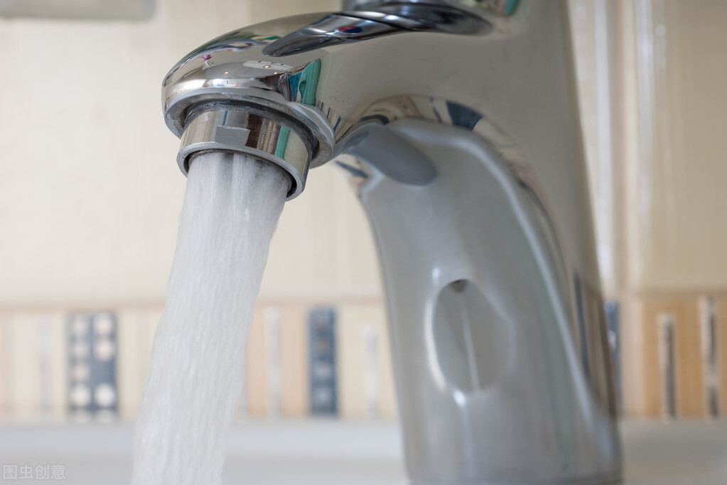 新家电泡水的正确处理方法,被水泡过的家电还能继续使用吗