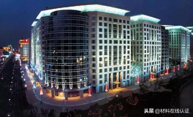 没有聚碳酸酯板打造的体育场，哪还有本届世界杯？