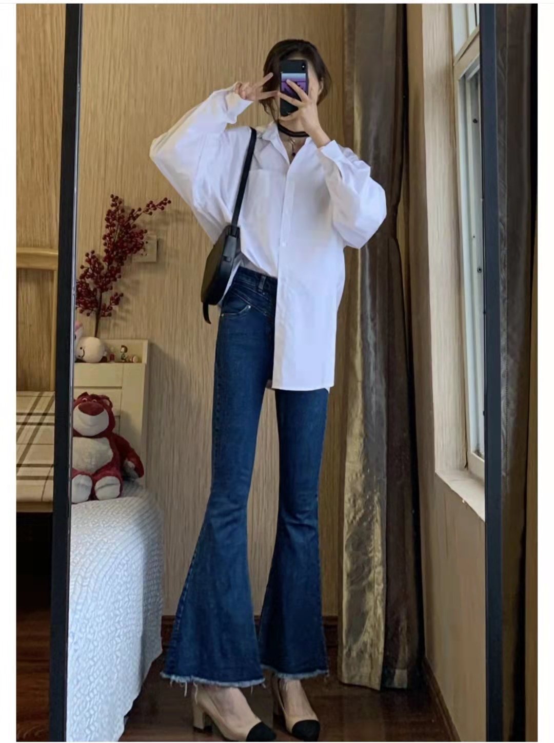 喇叭牛仔裤搭配卫衣好看吗,喇叭牛仔裤怎么搭配上衣和鞋