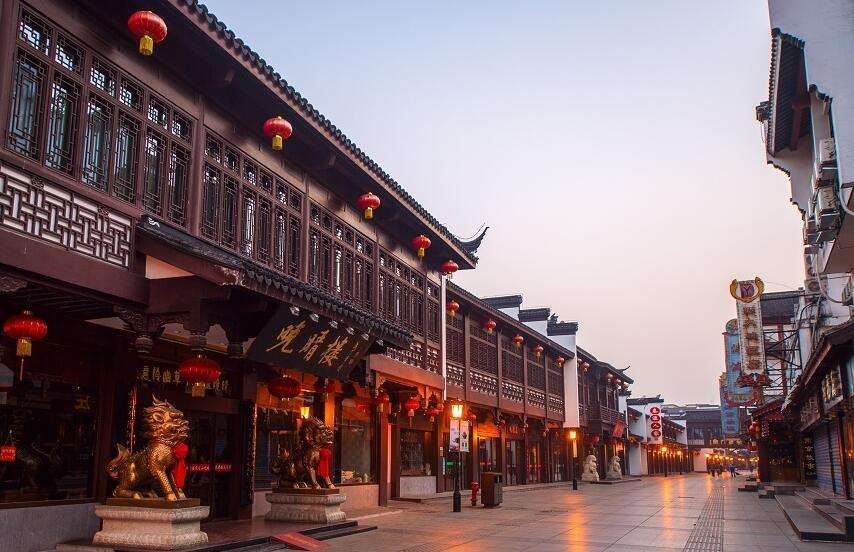 最热闹的网红美食一条街,十大美食网红街在哪