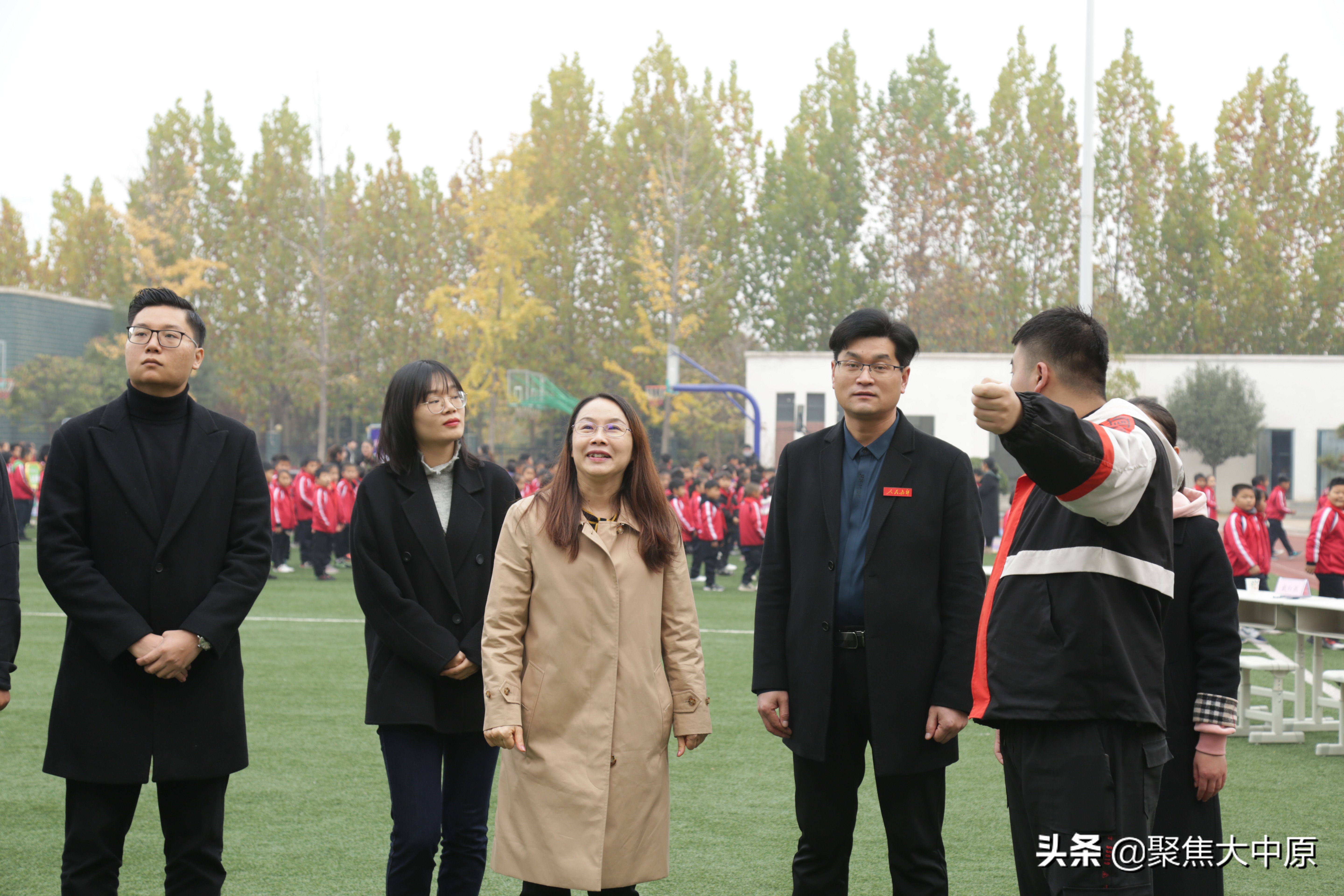 阳光体育快乐足球标志,阳光体育快乐足球班级队徽