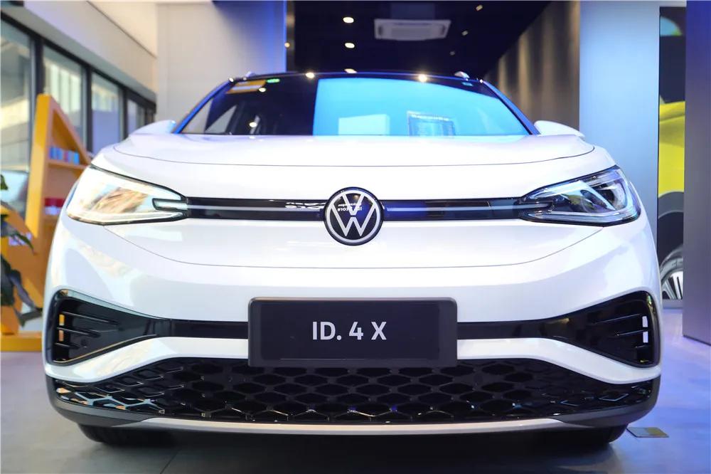 这个国庆节，上汽大众ID.家族用志愿红表达心中热爱