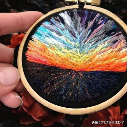 刺绣画自己绣教程,沙发背景的刺绣风景画