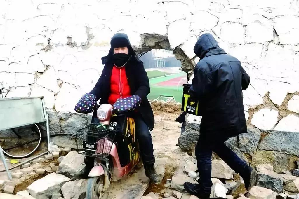 外卖小哥3年赚102万直播,102万外卖小哥收入明细