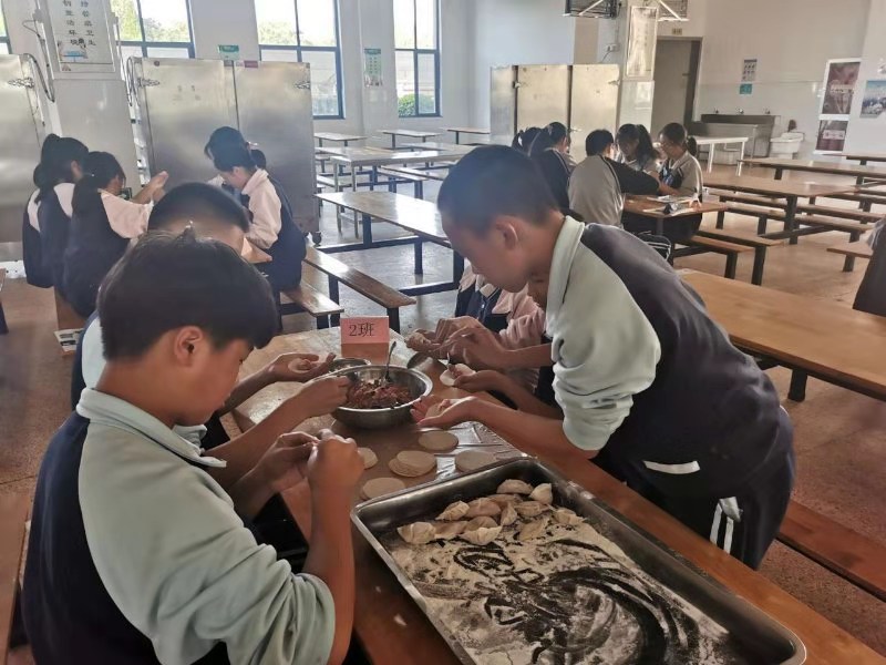 宁波推行校园保洁自主化、校内管理学生化