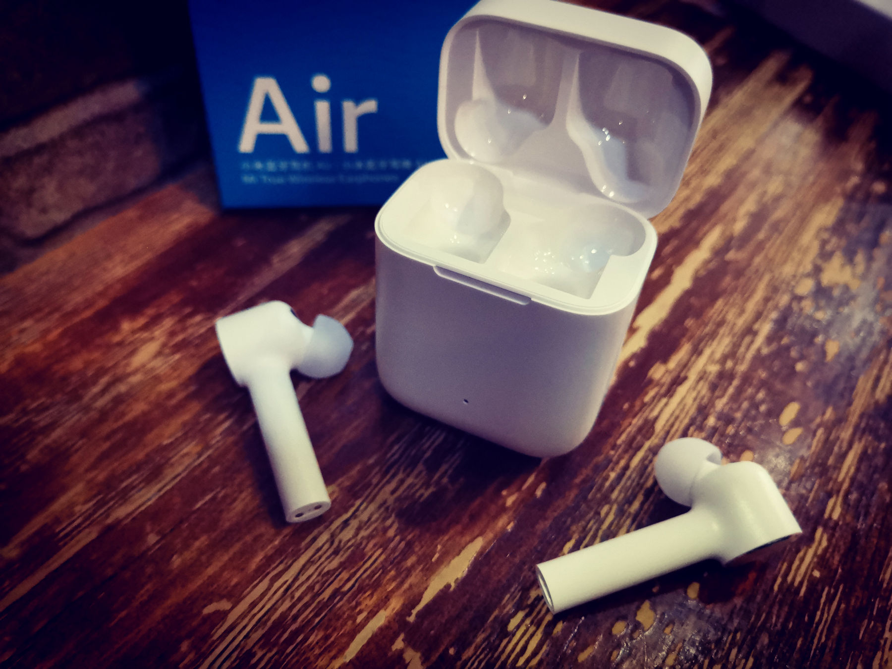 小米蓝牙耳机和苹果airpods2测评,小米蓝牙耳机对比苹果airpods