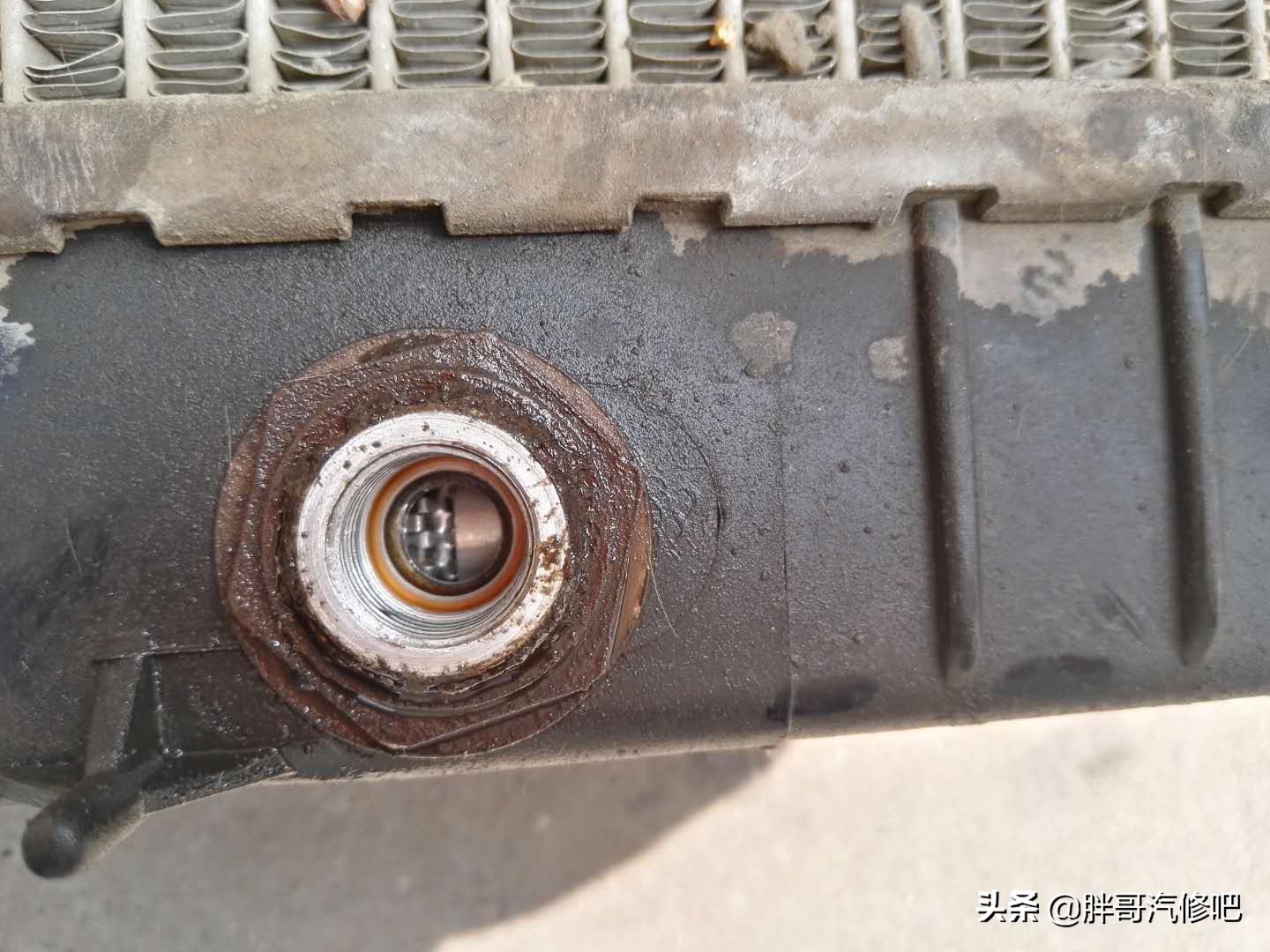 老凯越高温发动机没压缩,老凯越熄火了为什么发动机还在响