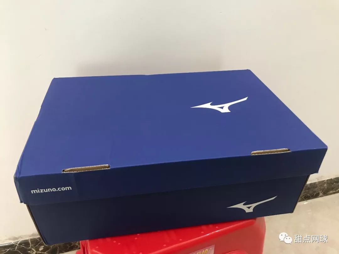 美津浓足球鞋wave系列评测,美津浓waveup足球鞋开箱测评