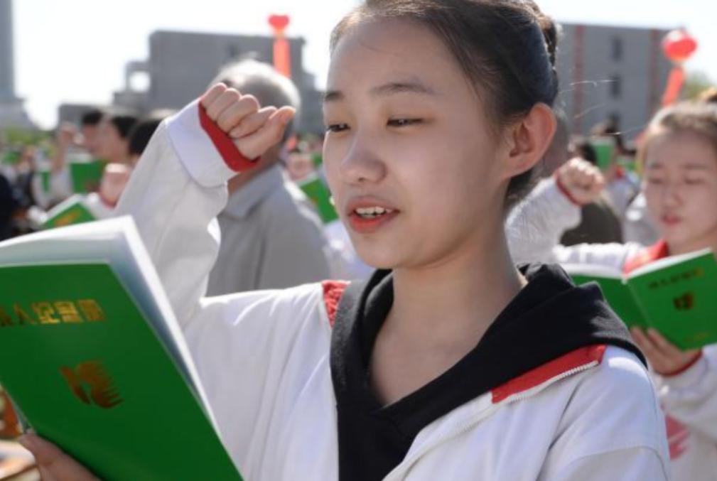 中考300多分读普高还是职高,中考考不到500分怎么补救