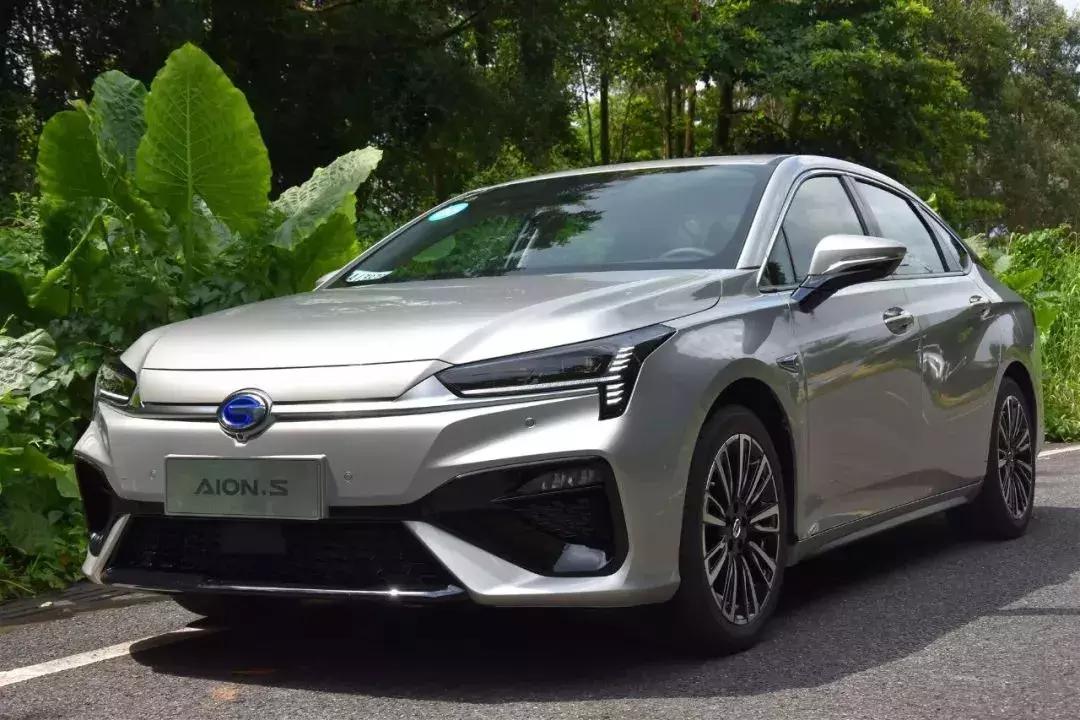 广汽埃安aions机械钥匙怎么使用,广汽埃安aions钥匙怎样换电池