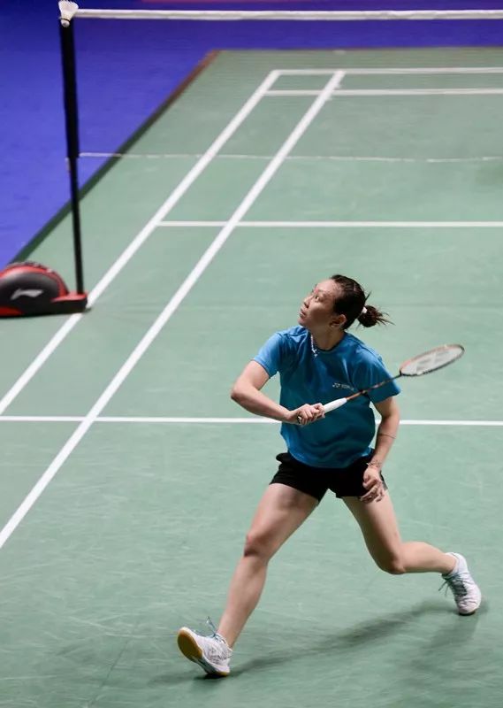 黄莉娜vs男队员,黄莉娜打职业比赛