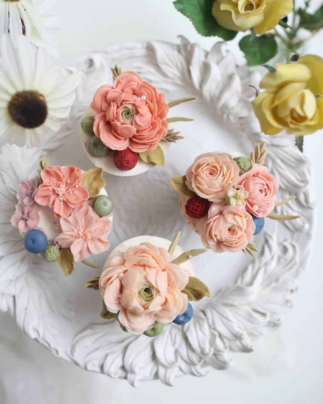 简单款式的母亲节蛋糕图片,六种不同口味母亲节蛋糕